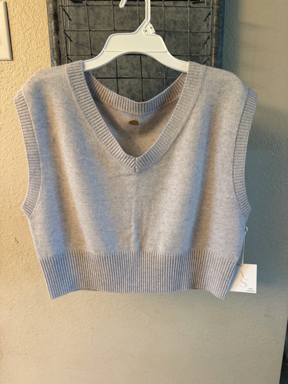 Altar'd State Heather Grey Cropped Knit Vest 100% Cashmere - Picture 2 of 6